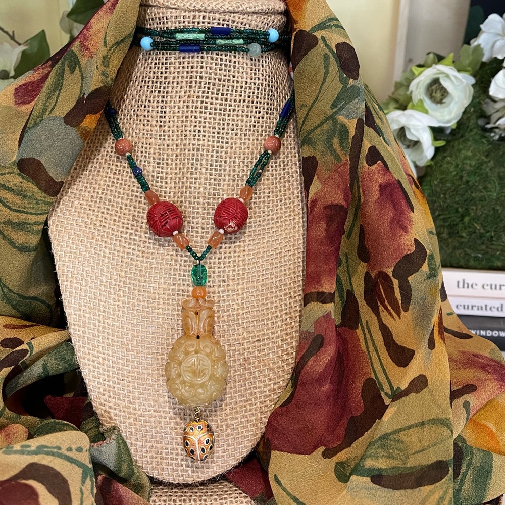 Vintage Carved Nephrite Jade Pendant Bead Necklace